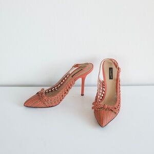 DOLCE & GABBANA WEAVED CLOSED TOE PUMPS